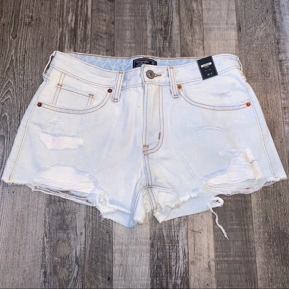 Abercrombie & Fitch Pants - Abercrombie & Fitch low rise distressed jean short